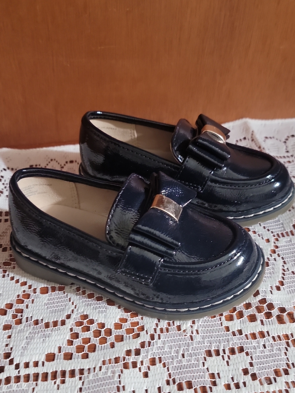 Gymboree Black Faux Patent Loafers with Bow Accent Size 7